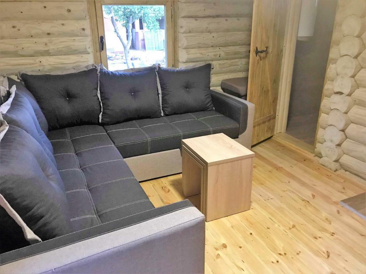 Eko Apartmani Krackovic Golubovci Exteriör bild