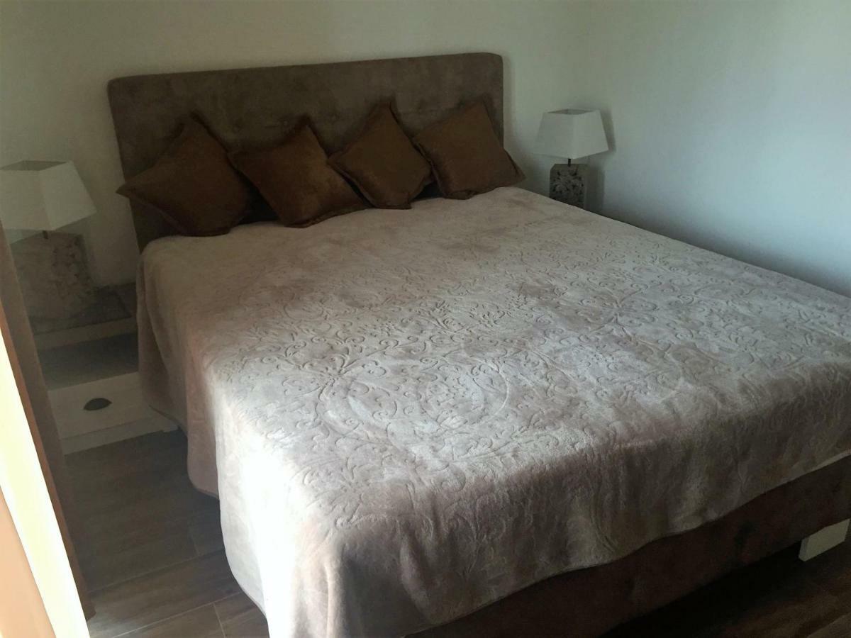 Eko Apartmani Krackovic Golubovci Exteriör bild