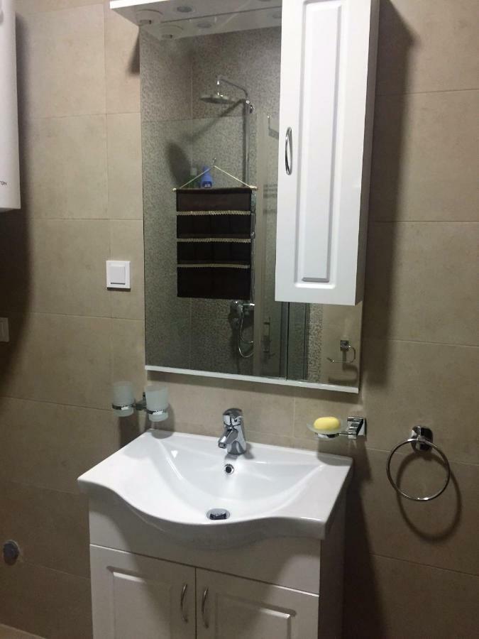 Eko Apartmani Krackovic Golubovci Exteriör bild